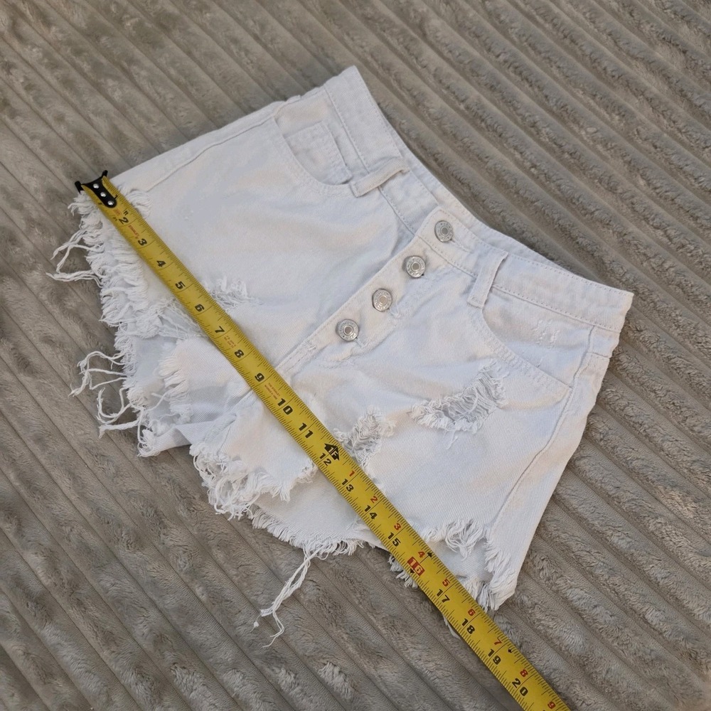 White Distressed Denim Shorts Size S 1/3 Button Fly Frayed Cutoff Raw Hem Womens - Picture 5 of 7